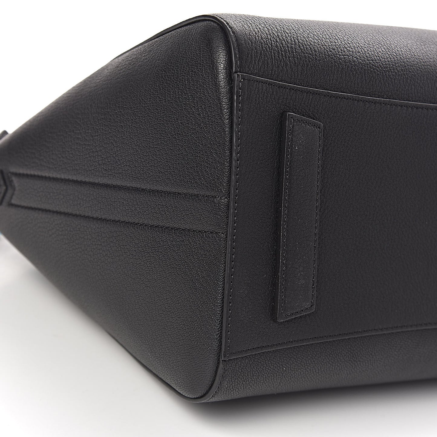 Sugar Goatskin Medium Antigona Black