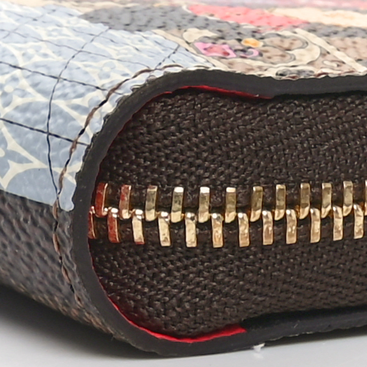 Louis Vuitton Damier Ebene 2021 Christmas Animation London Zippy Coin Purse Red 9 of 10