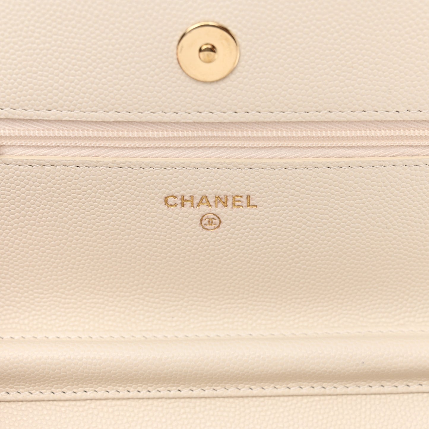 Caviar Quilted Wallet On Chain WOC White