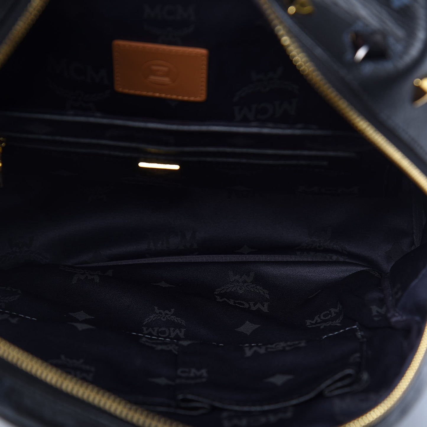Visetos Studded Medium Stark M Backpack Black