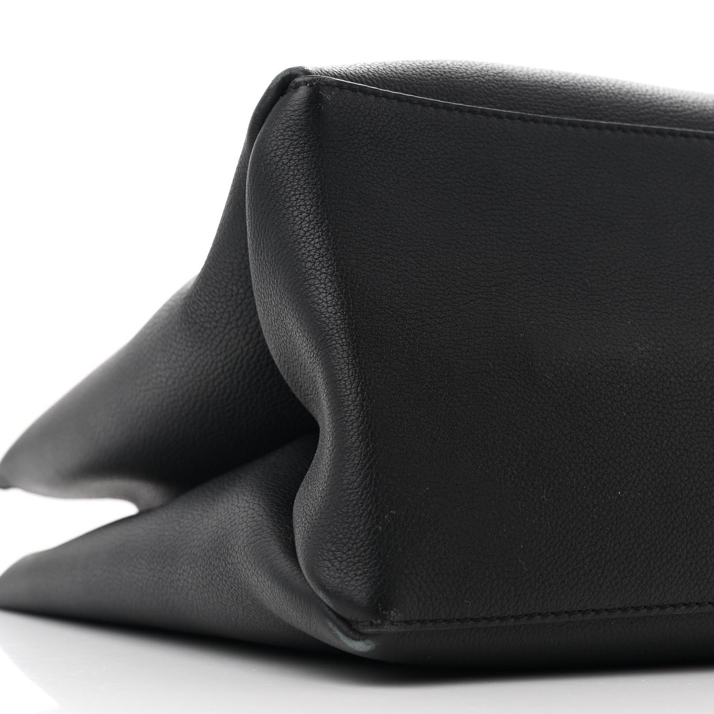 Grained Calfskin Lockme Shopper Black