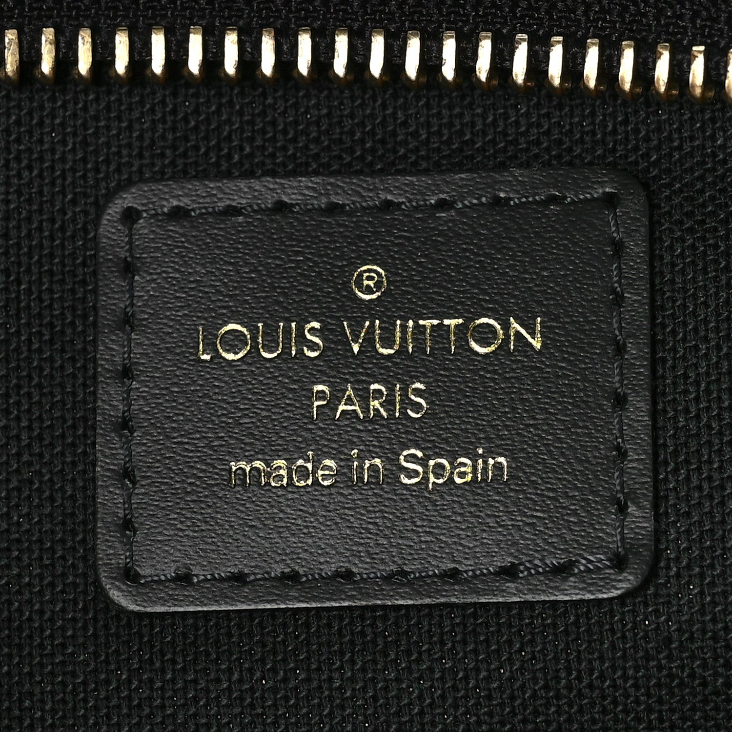 Louis Vuitton Taiga Kaluga Toiletry Pouch Epicea 6 of 8