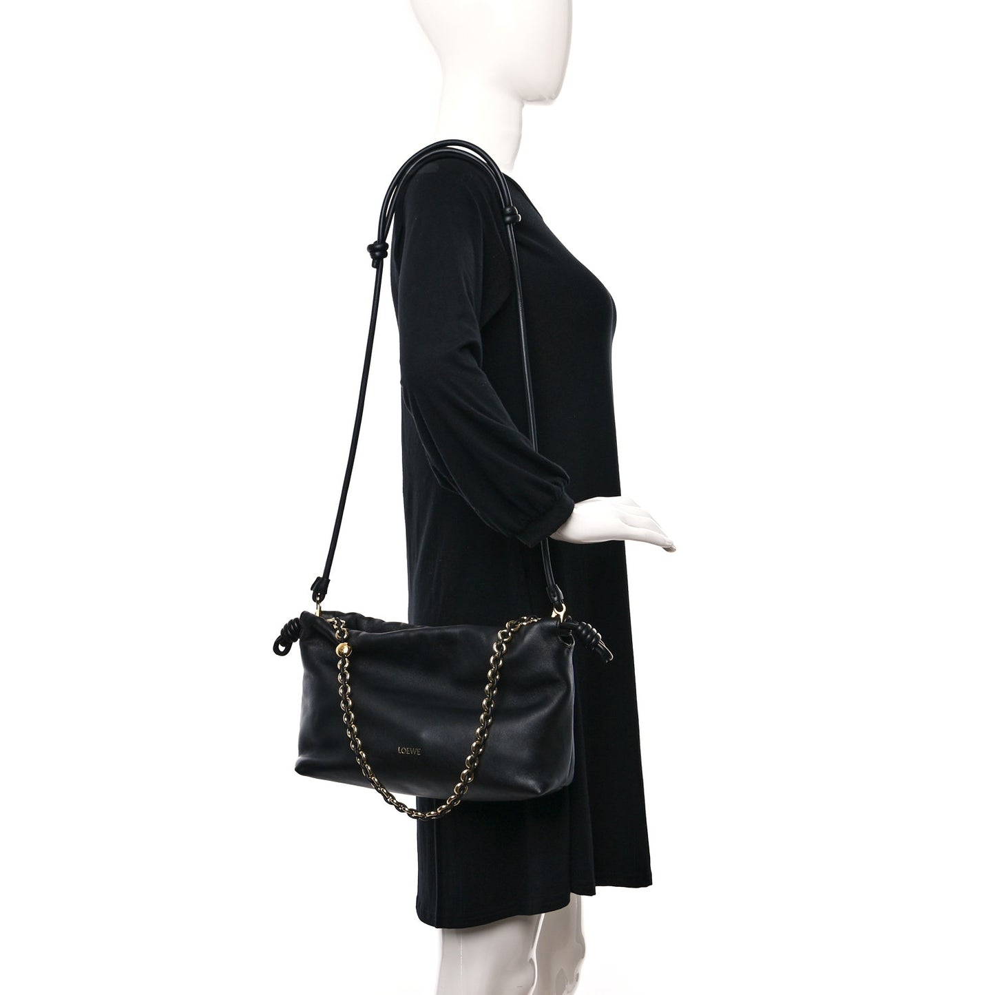 Mellow Nappa Donut Chain Flamenco Knot Clutch Black