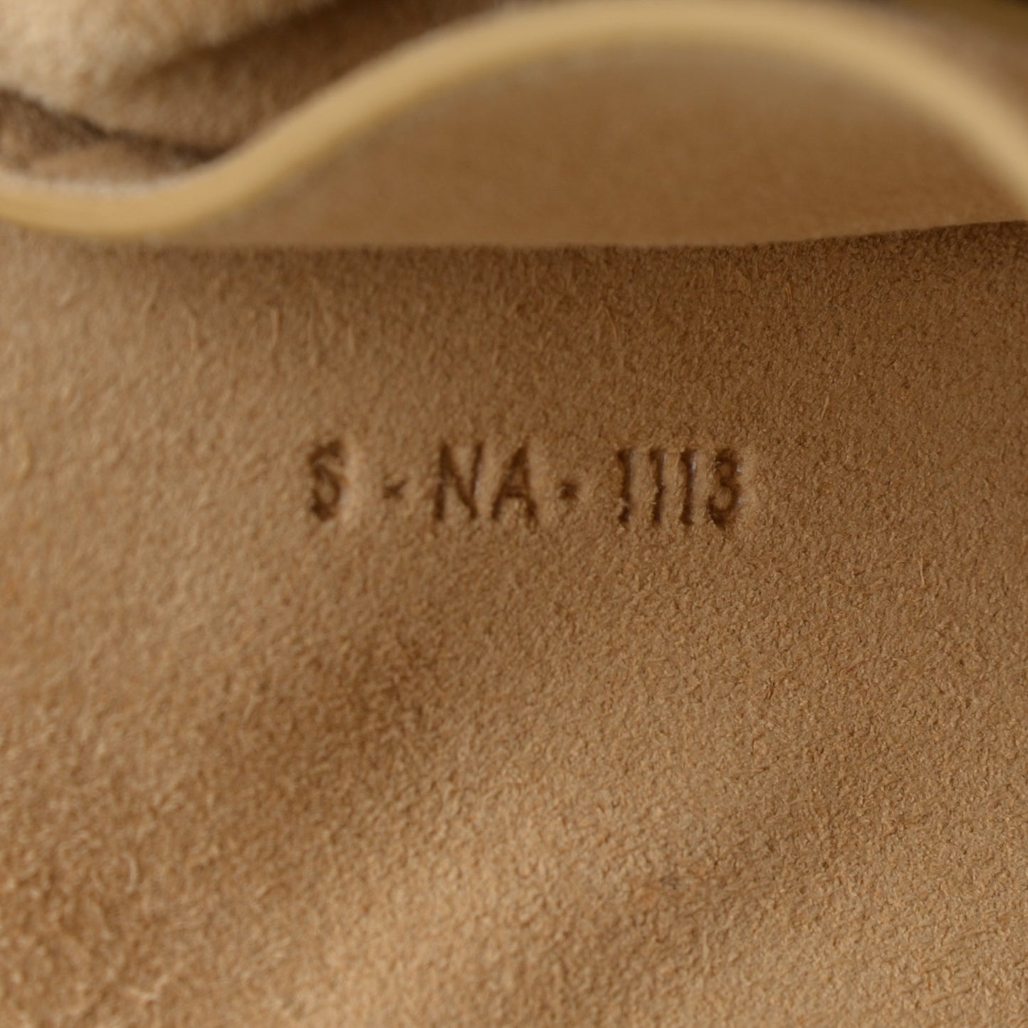 Natural Calfskin Trotteur Messenger Chamois