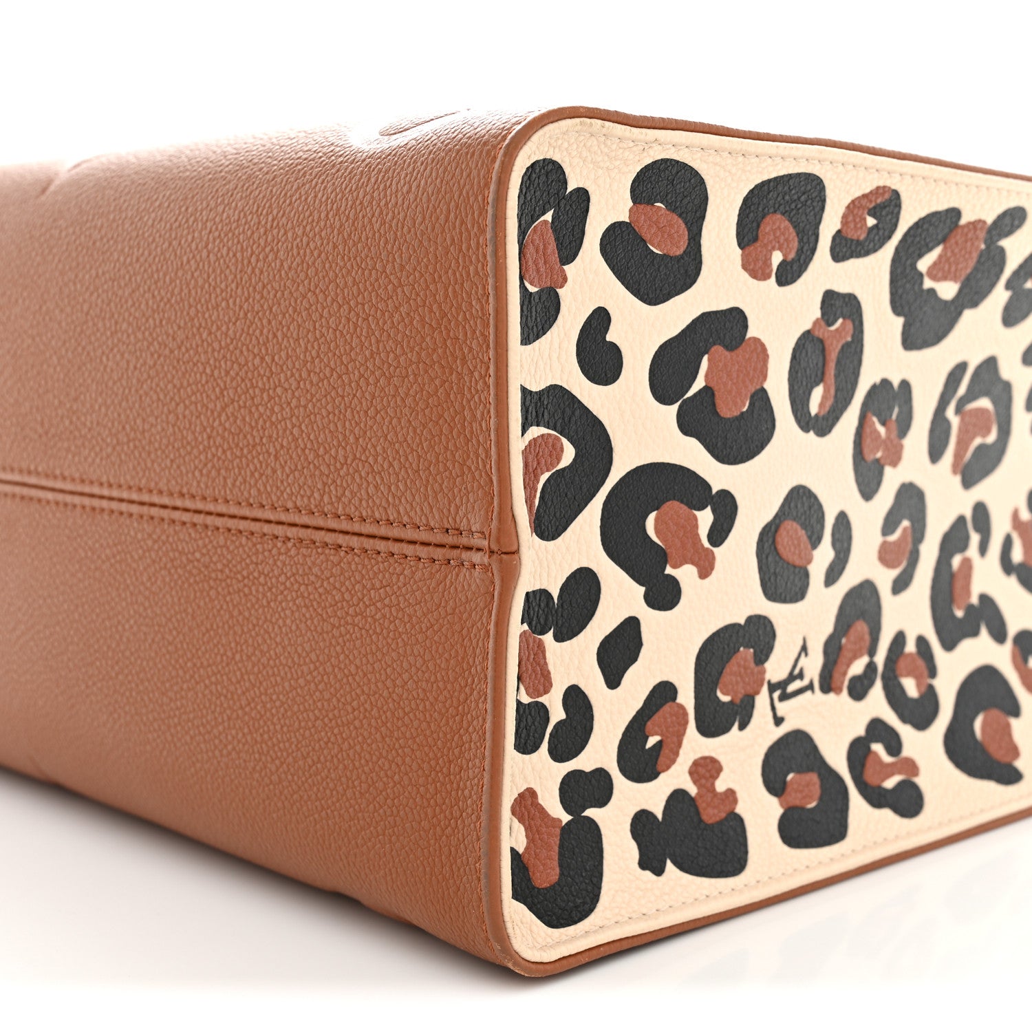 Louis Vuitton Empreinte Monogram Giant Wild At Heart Onthego MM Caramel 9 of 12