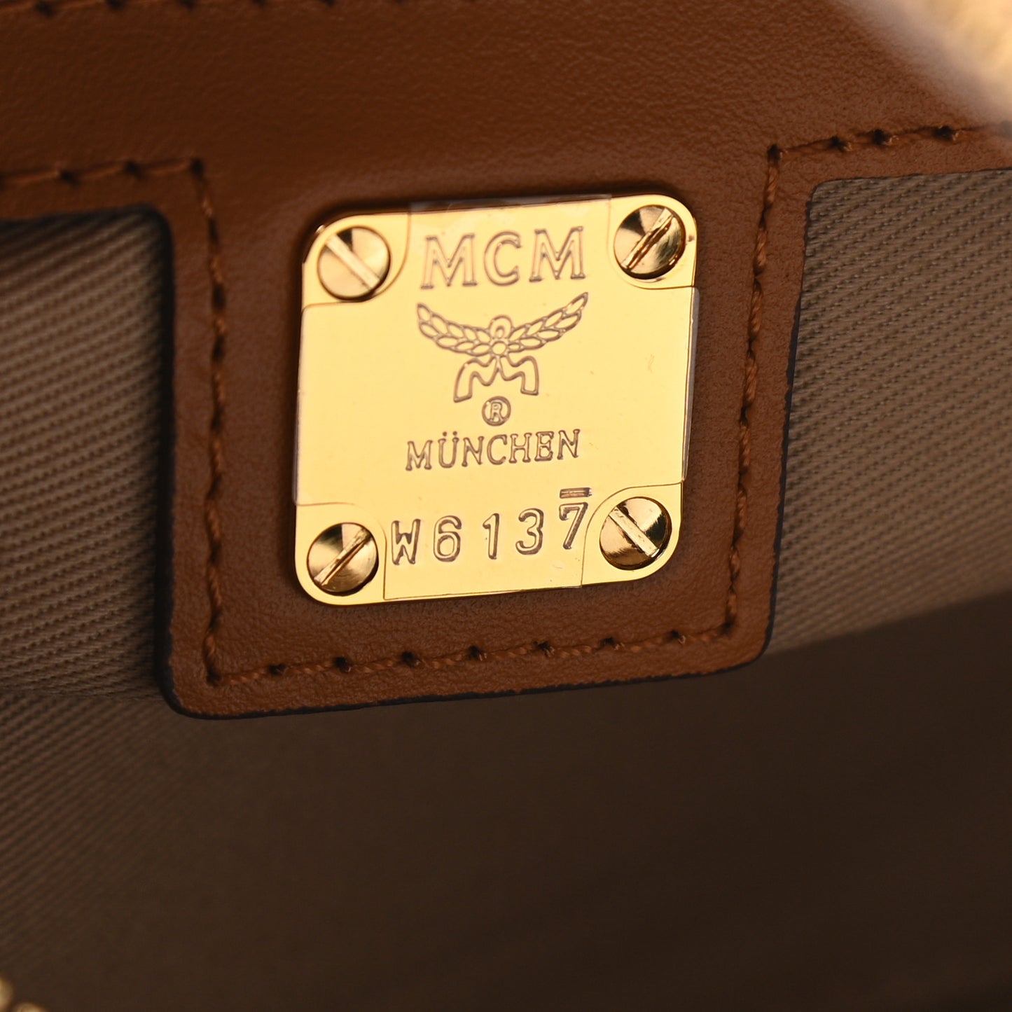 Visetos Hawaii Patch Small Stark Belt Bag Cognac
