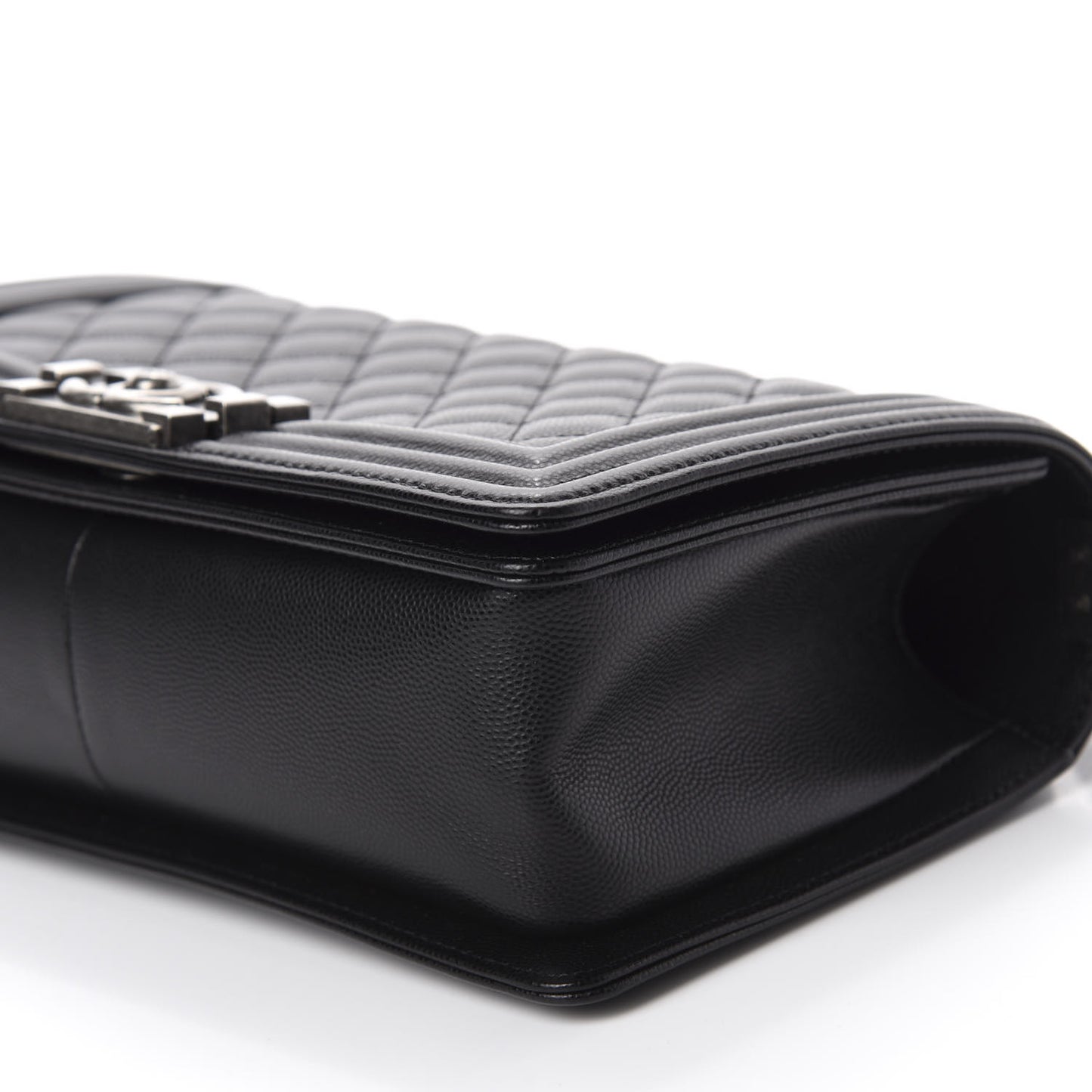 Caviar Quilted Medium Boy Flap Black