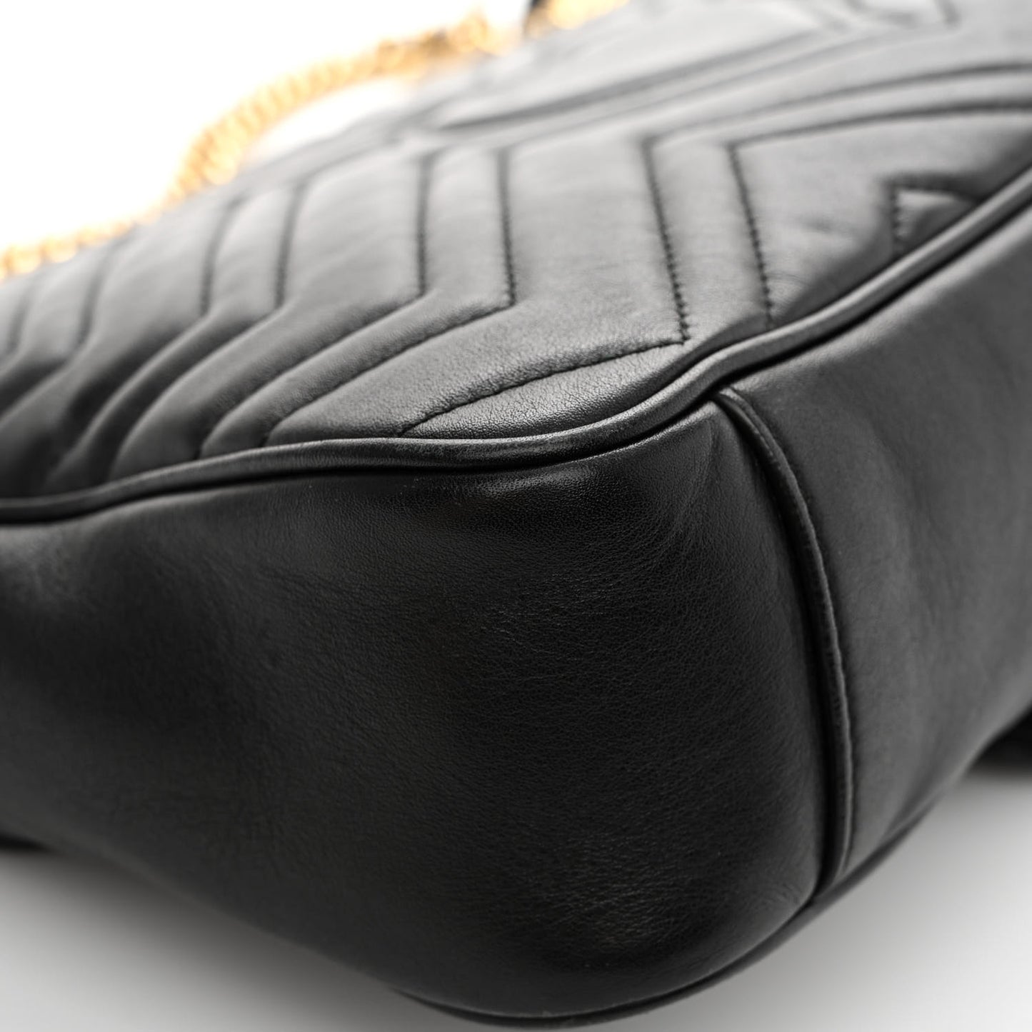 Calfskin Matelasse Medium GG Marmont Shoulder Bag Black