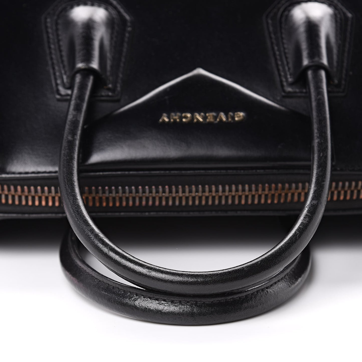 Shiny Lord Calfskin Medium Antigona Black