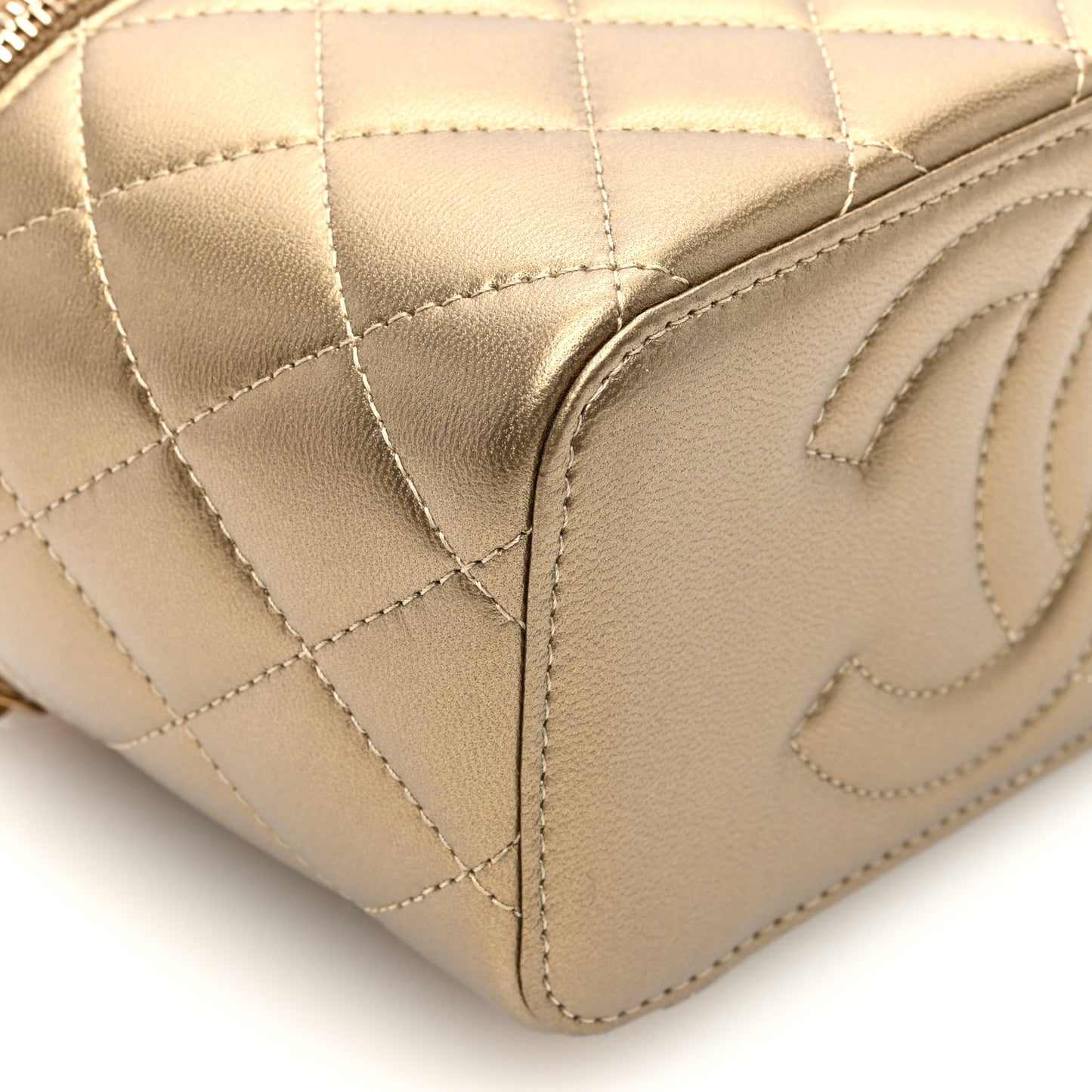 Metallic Lambskin Quilted Small CC Dynasty Vanity Case With Chain Gold