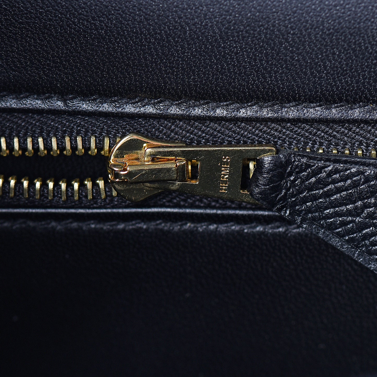 Epsom Constance 24 Black