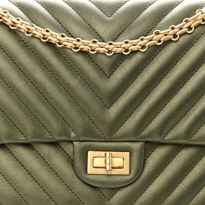 Chanel Metallic Calfskin Chevron Quilted 2.55 Reissue 226 Flap Green 7 of 9