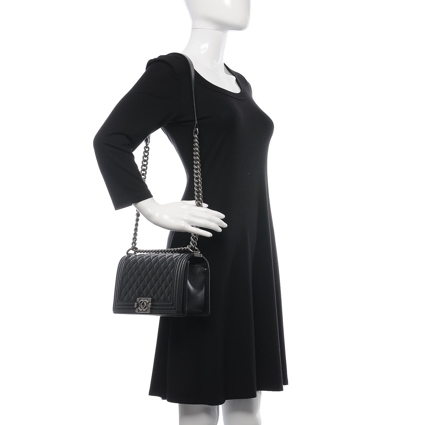 Caviar Quilted Medium Boy Flap Black