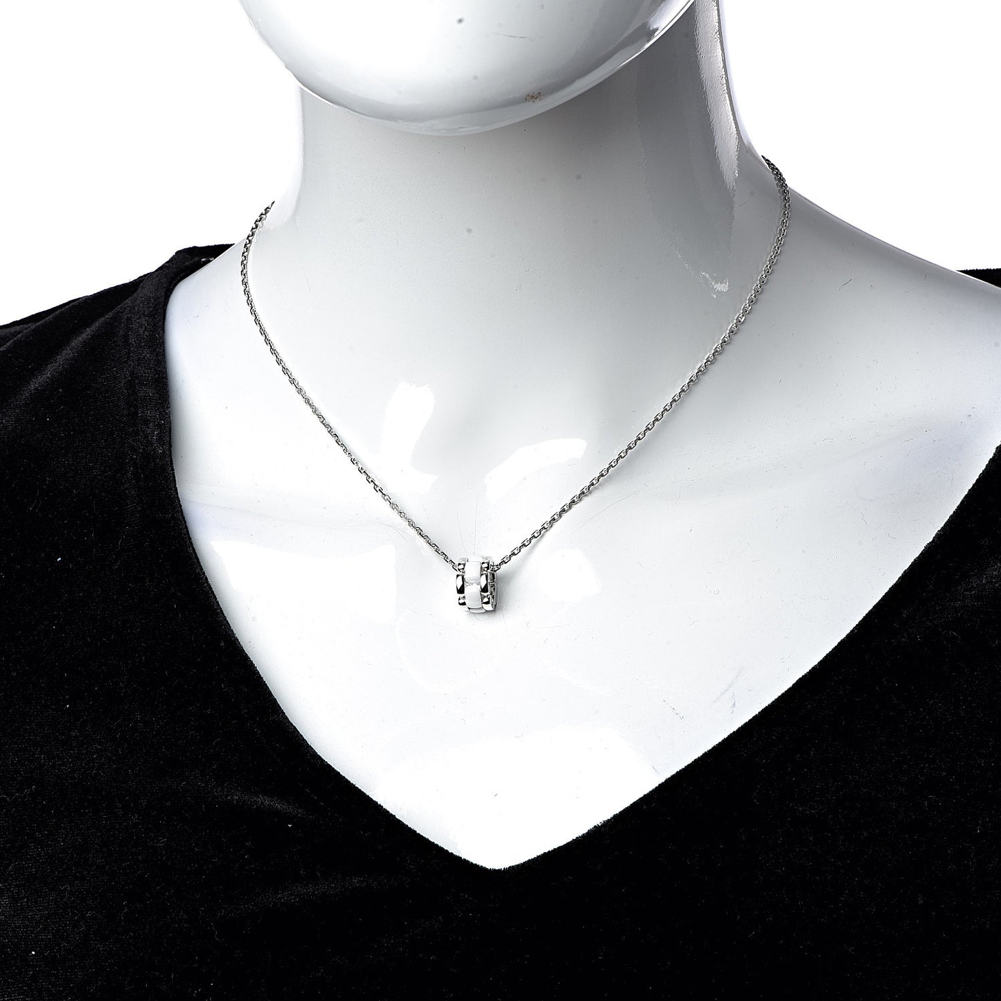 18K White Gold Ceramic Ultra Pendant Necklace White