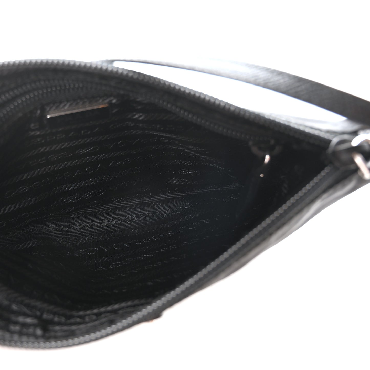 Re-Nylon Vela Pouch Black