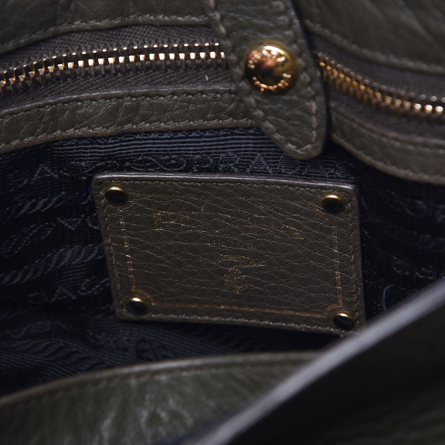 Vitello Daino Messenger Bag Green