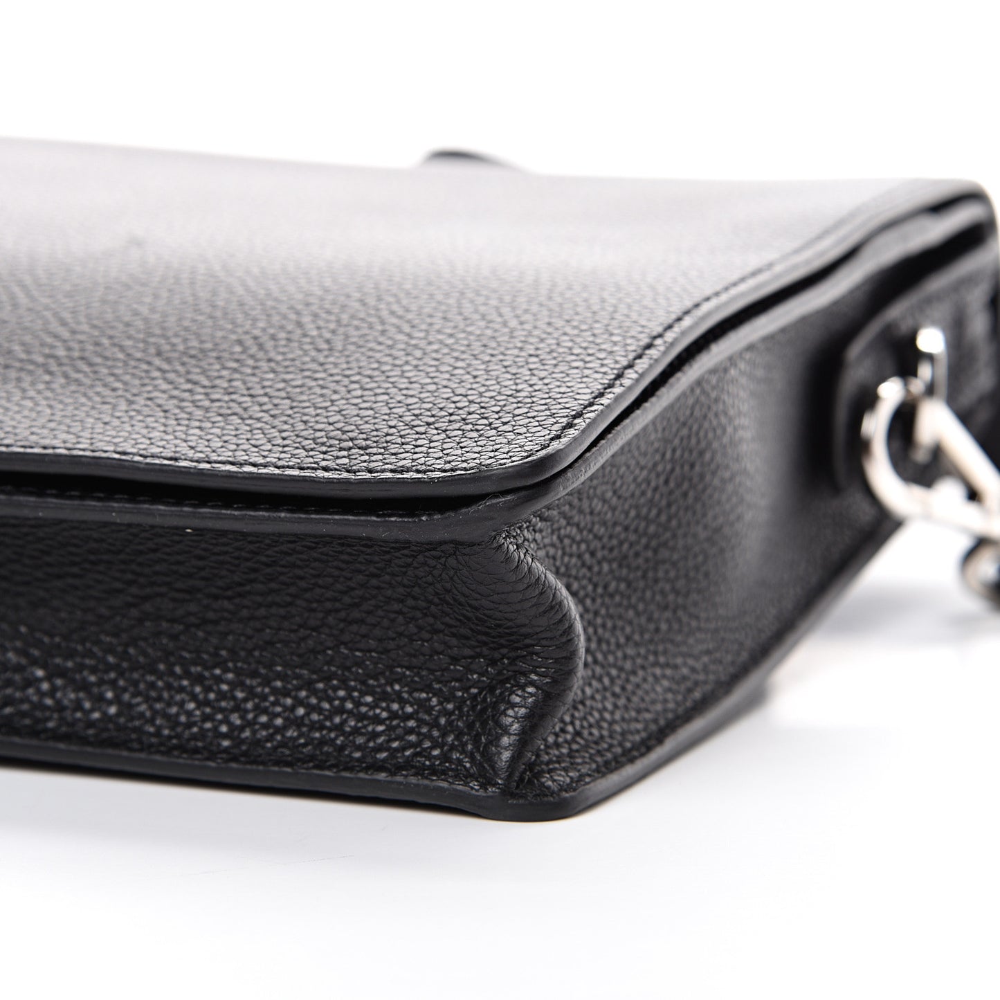 Vitello Phenix Messenger Satchel Black