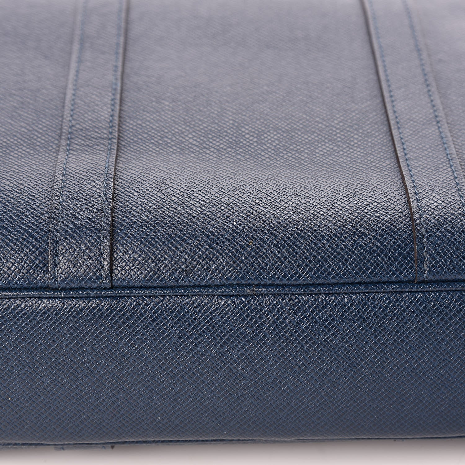 Louis Vuitton Taiga Porte-Documents Voyage PM Ocean 13 of 15