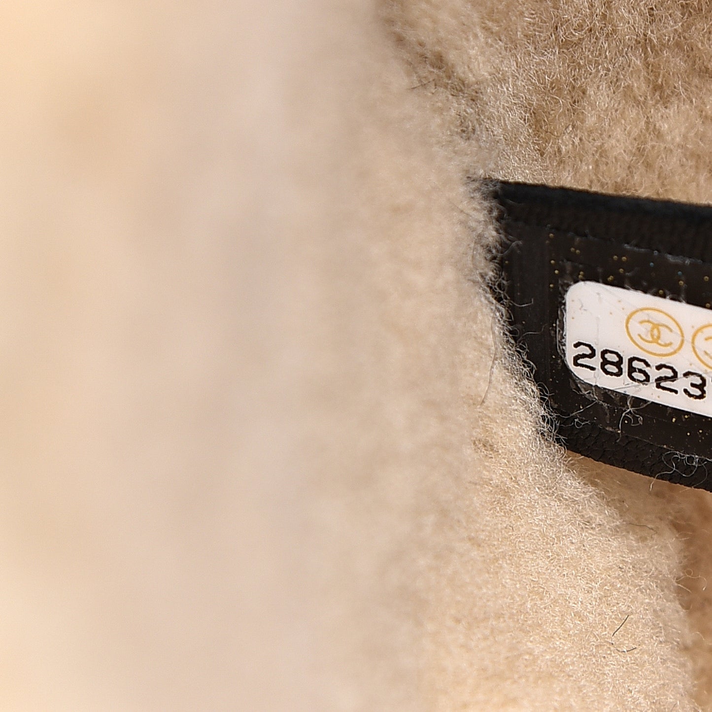 Crumpled Calfskin Shearling CC Flap Black Beige