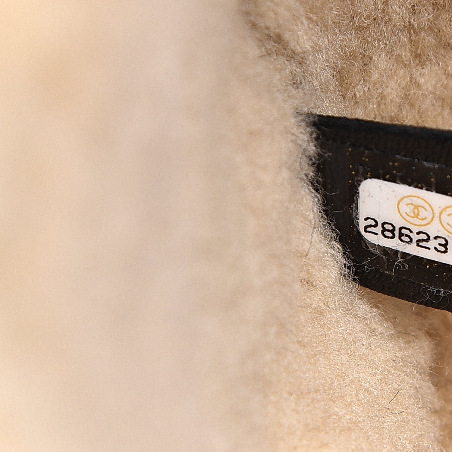 Chanel Crumpled Calfskin Shearling CC Flap Black Beige 6 of 8