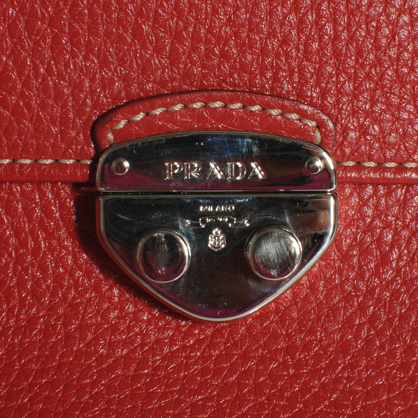 Vitello Daino Compact Push Lock Wallet Rosso
