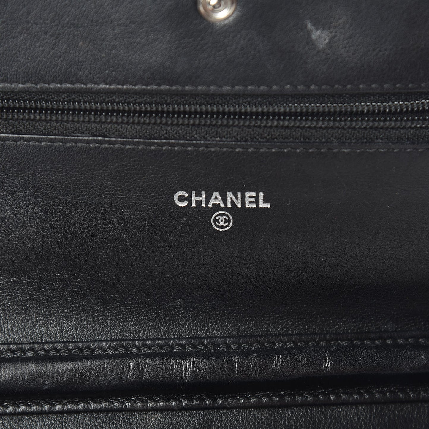 Glazed Calfskin Boy Wallet On Chain WOC Black
