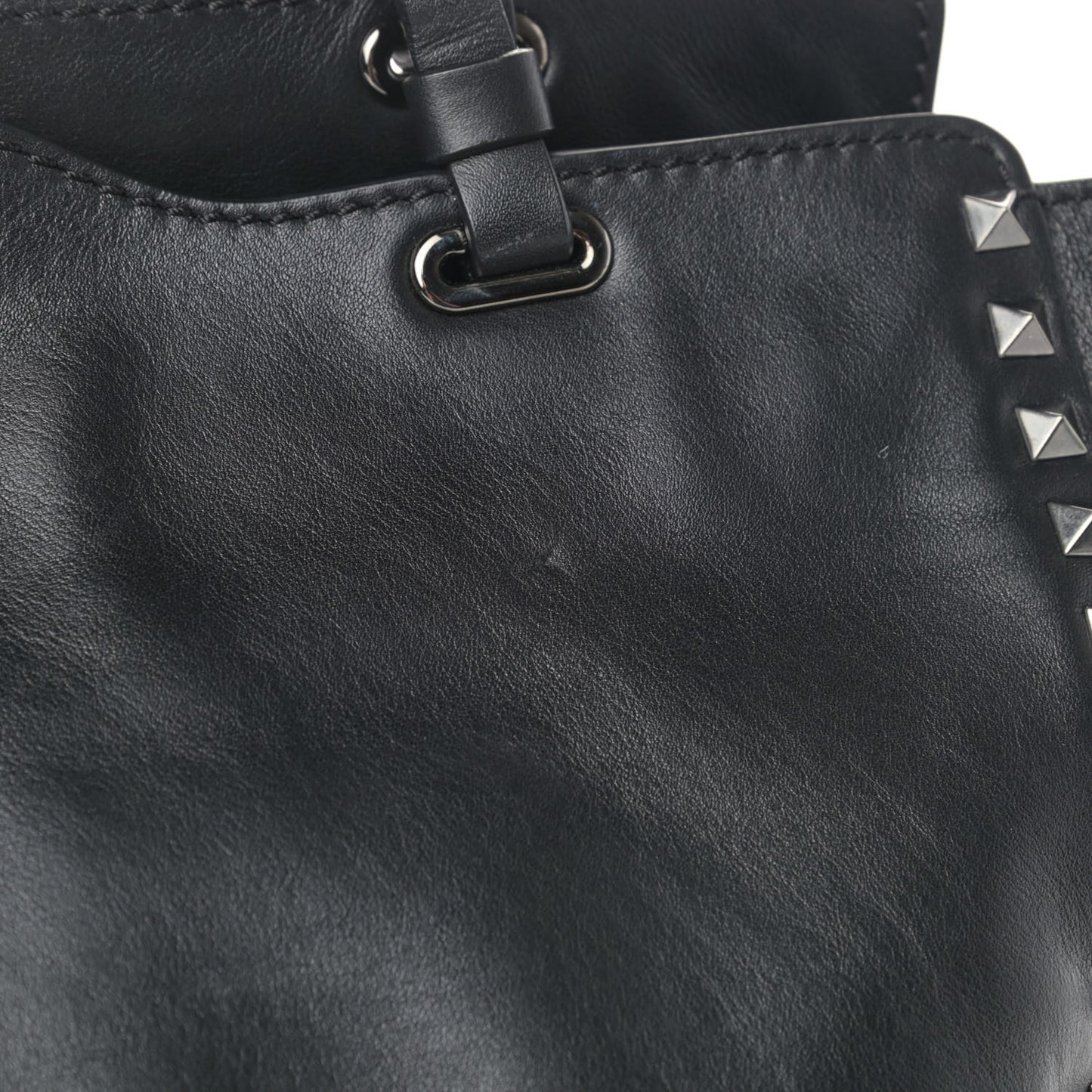 Vitello Medium Rockstud Tote Black