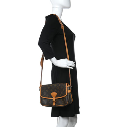 Louis Vuitton Monogram Sologne 2 of 8