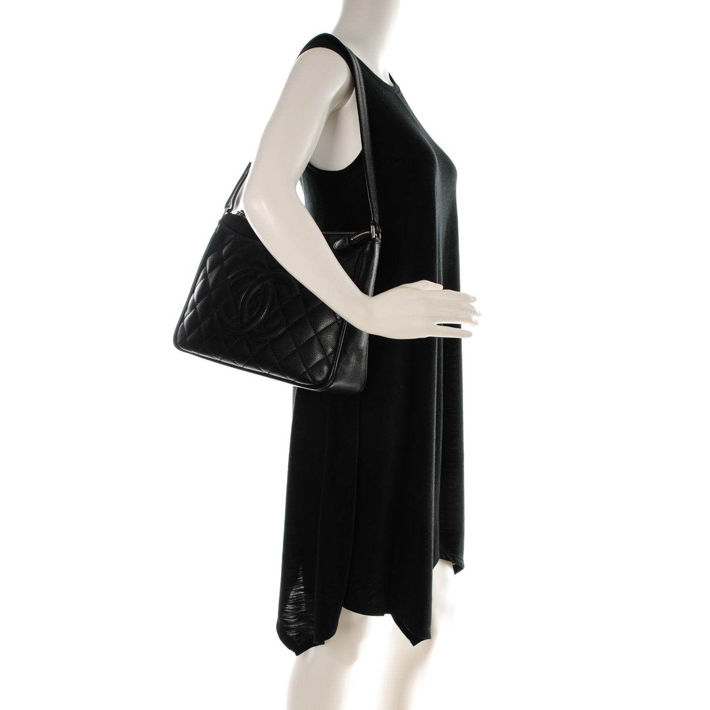 Caviar Quilted CC Hobo Black