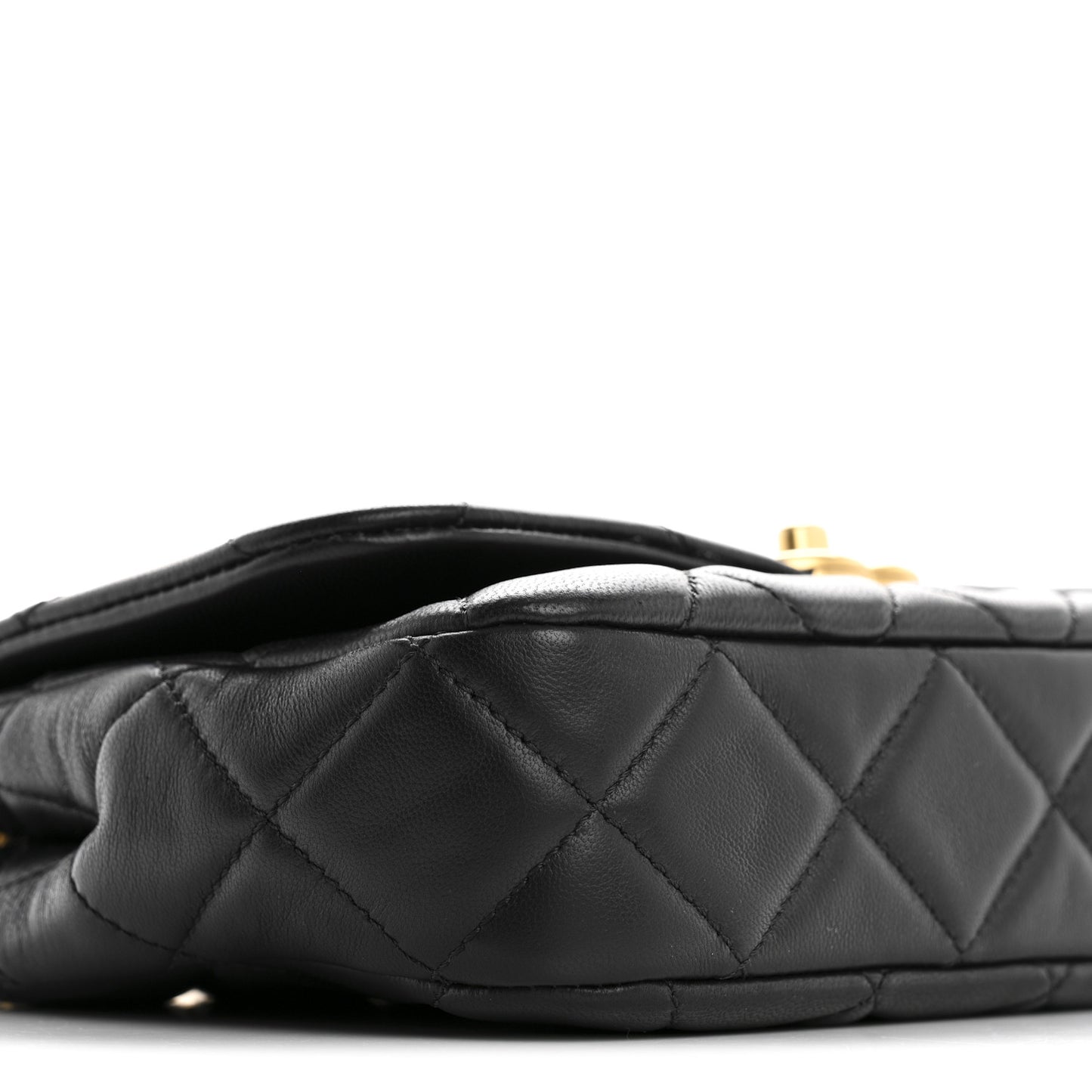 Lambskin Quilted  Pearl  Flap Black