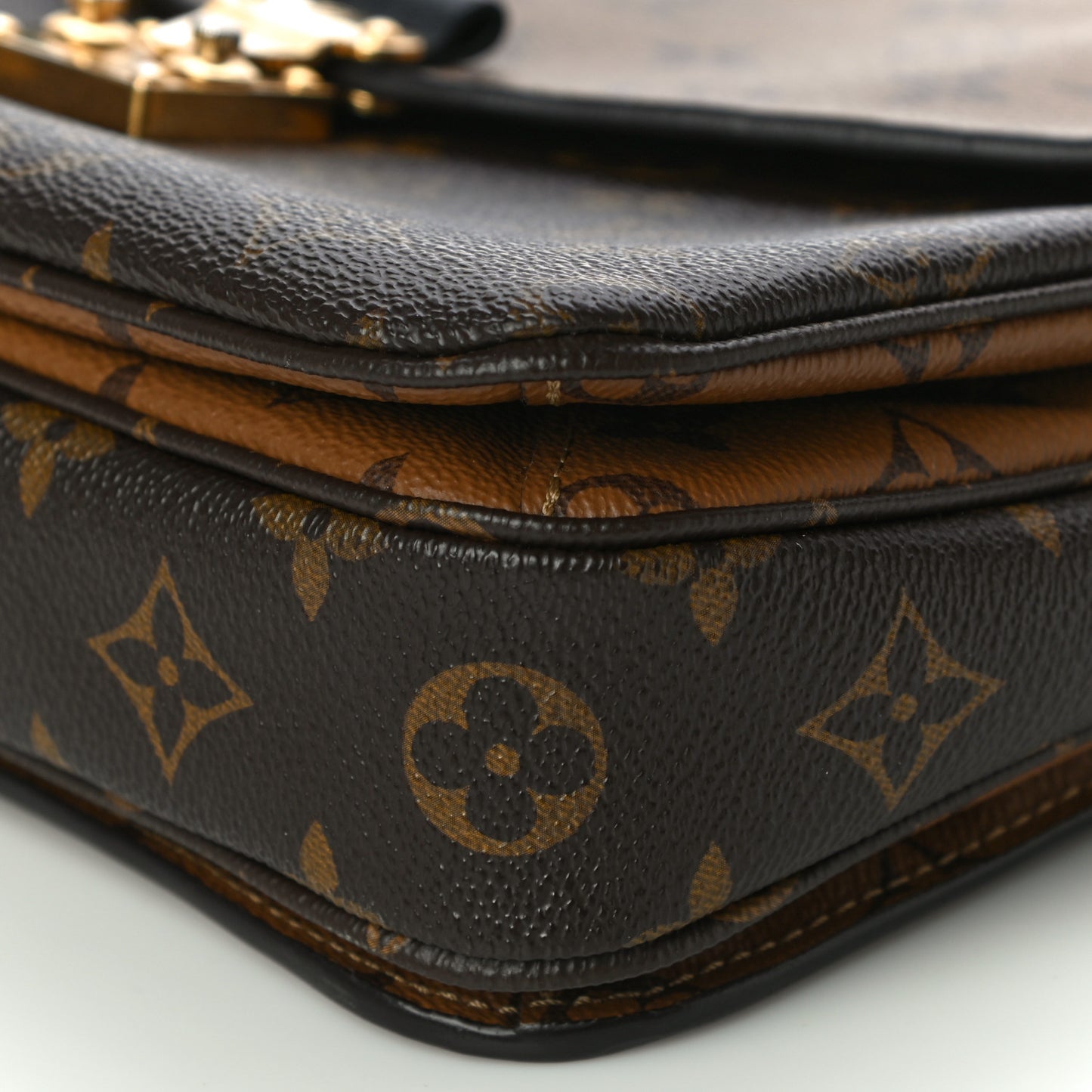 Reverse Monogram Pochette Metis