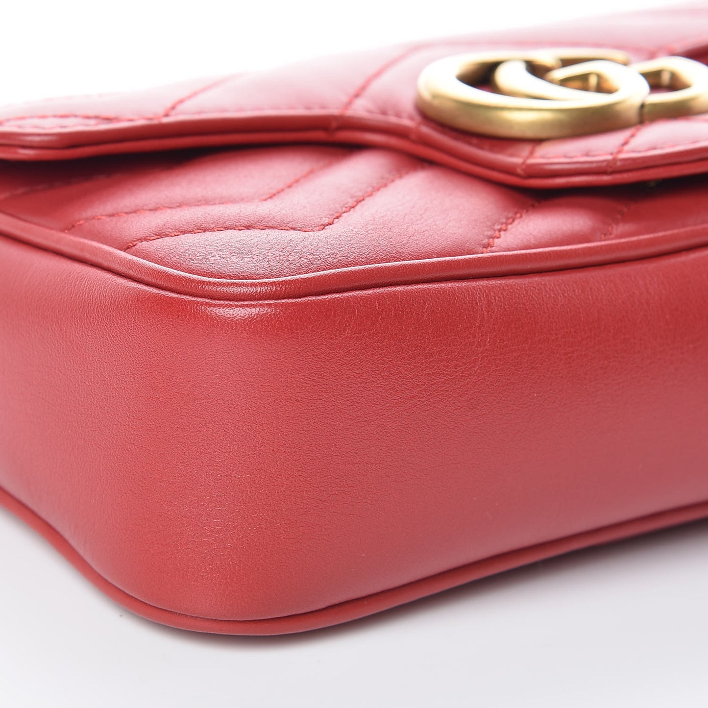 Calfskin Matelasse Super Mini GG Marmont Shoulder Bag Hibiscus Red