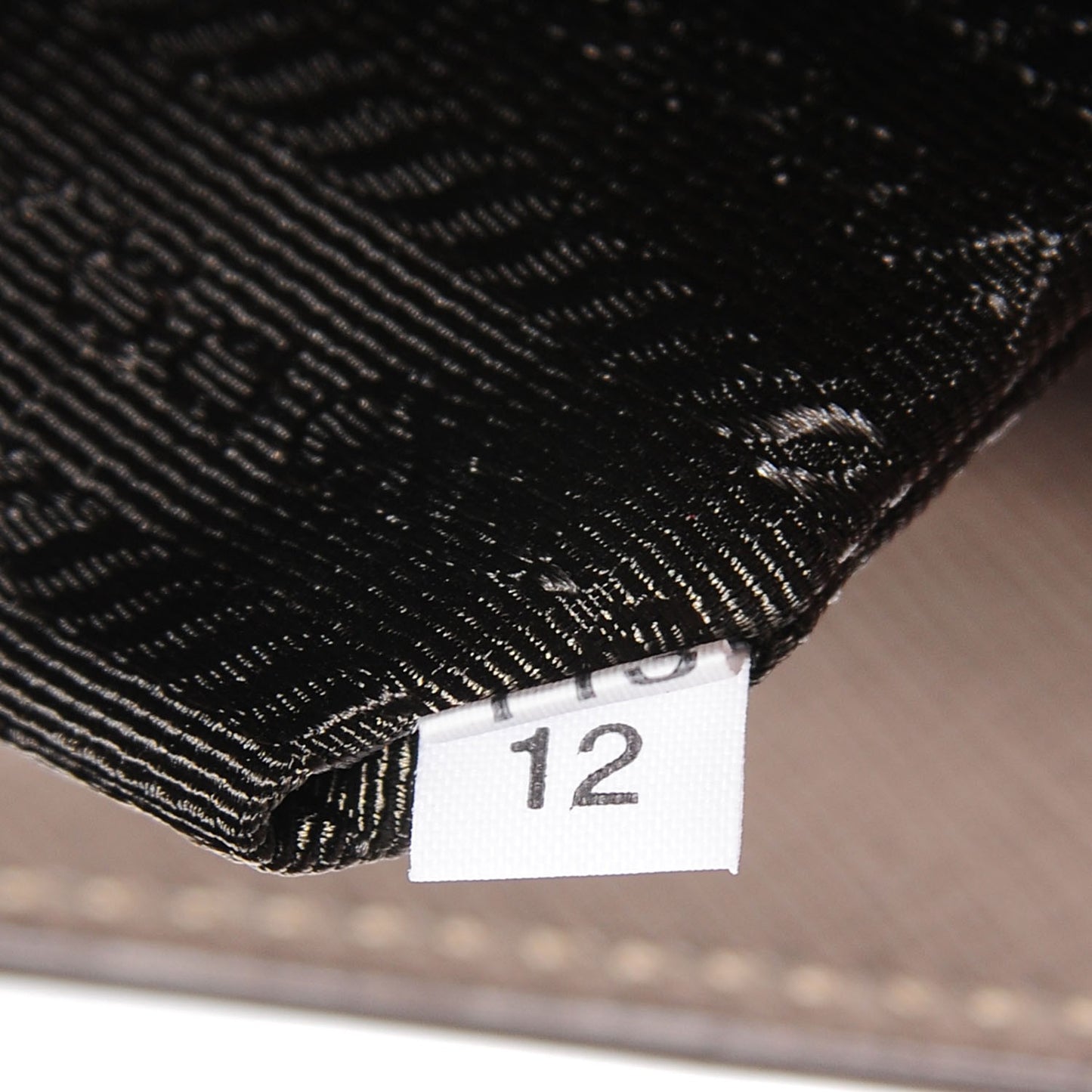 Saffiano Lux Medium Tote Argilla