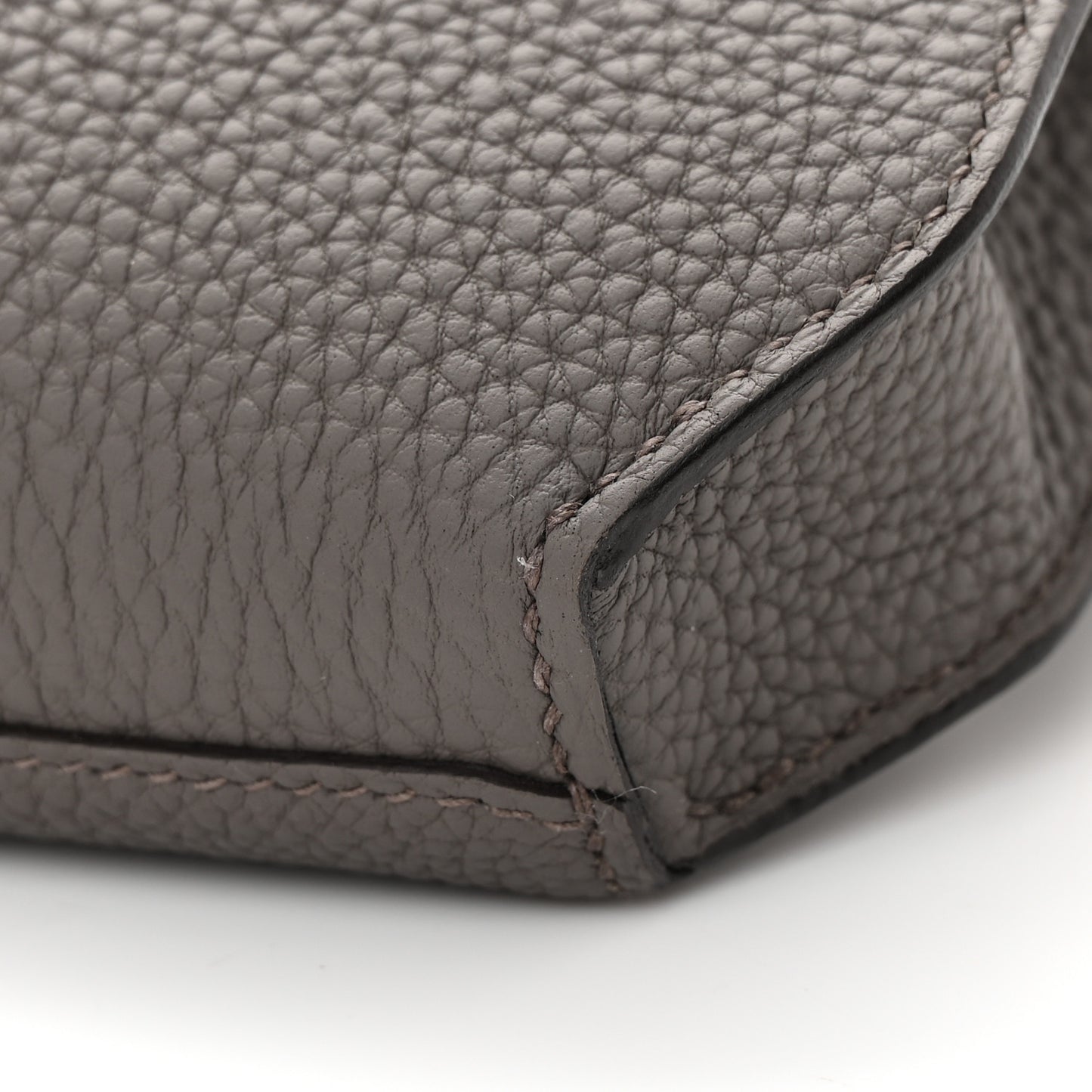 Togo Kelly Depeches 25 Pouch Etain