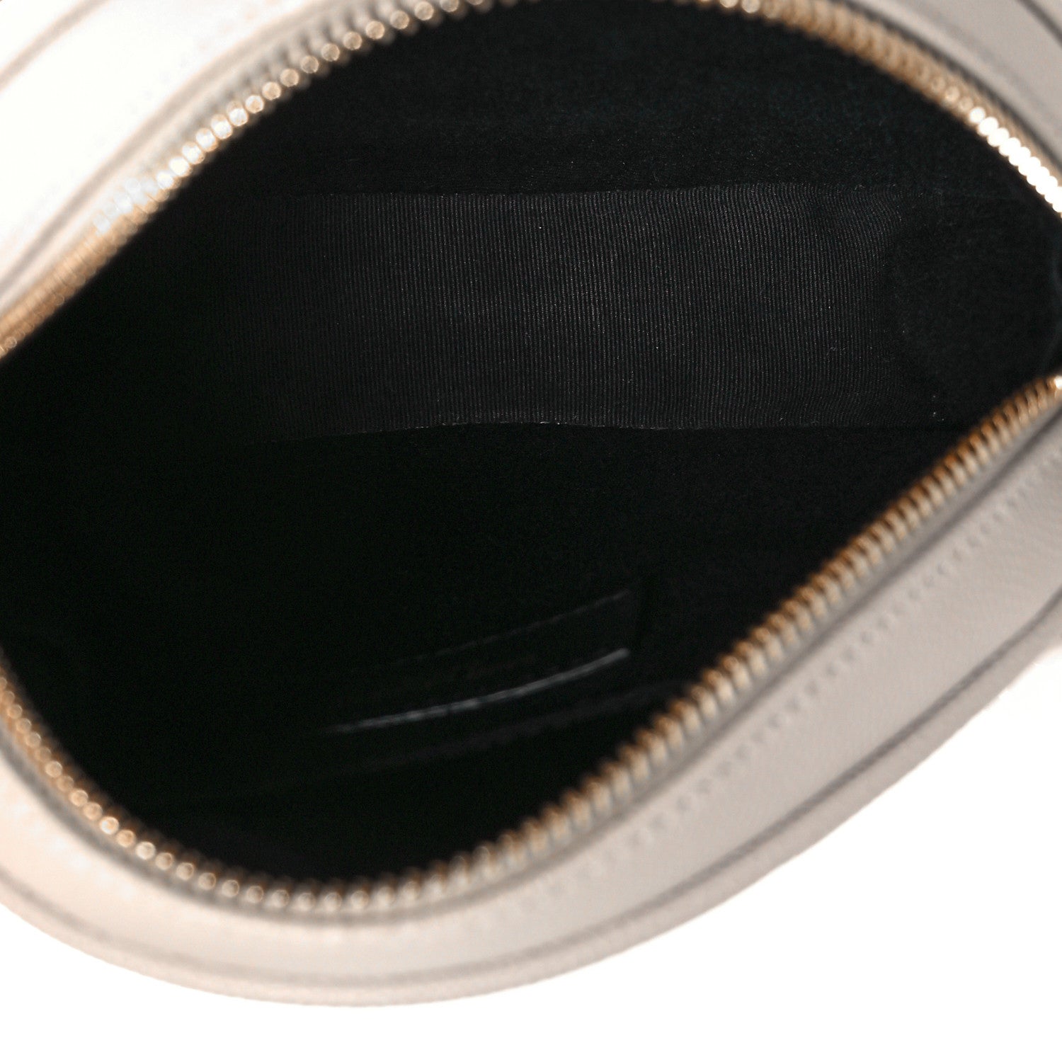Saint Laurent Grain De Poudre Matelasse Chevron Quilted Round Vinyle Camera Bag Blanc Vintage 5 of 9