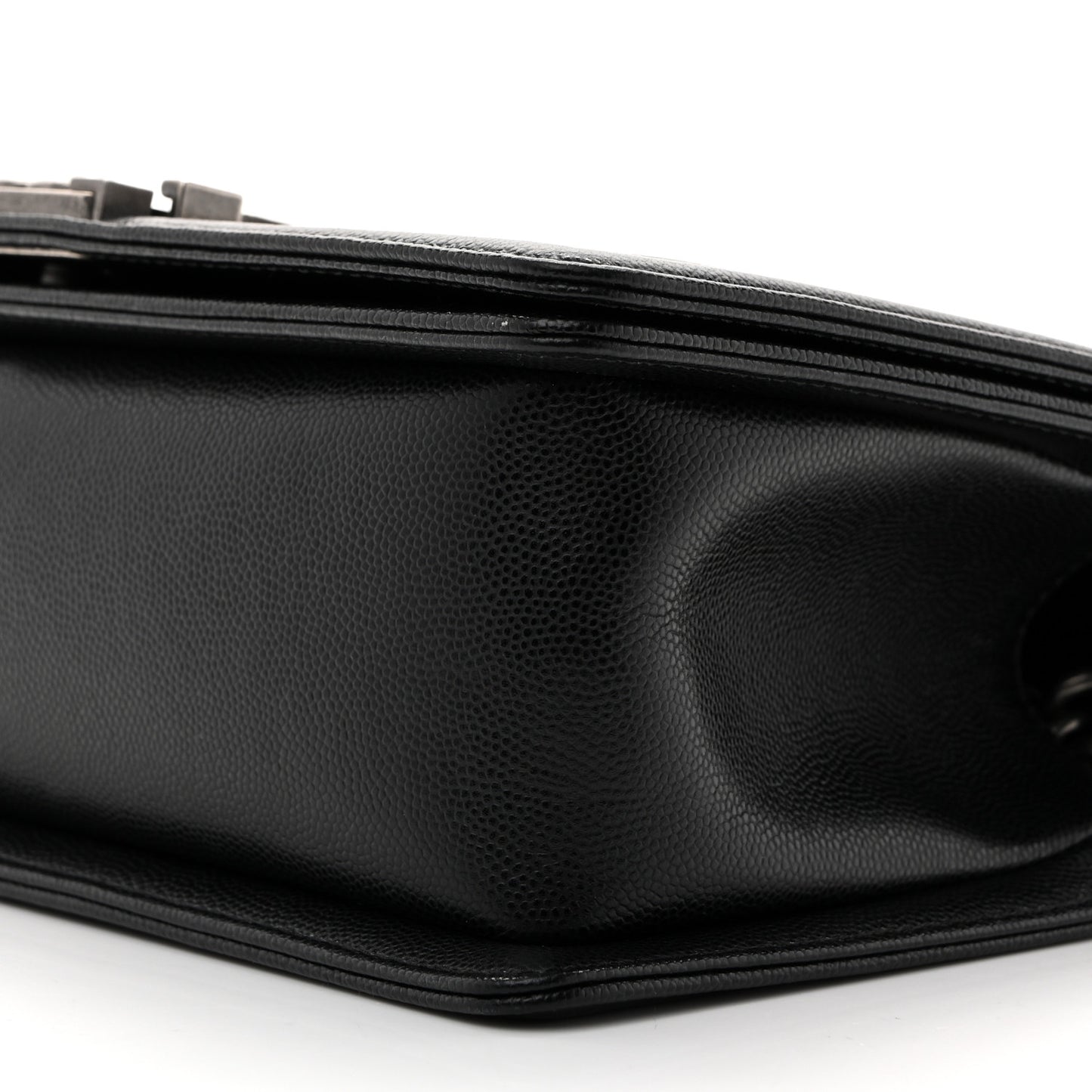 Caviar Quilted Medium Boy Flap Black