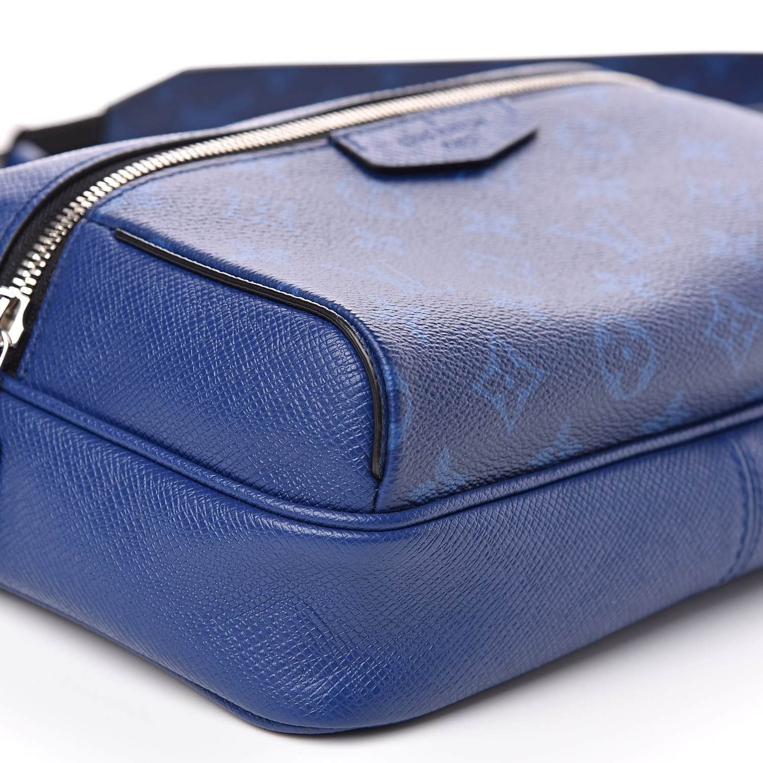Louis Vuitton Taiga Monogram Outdoor Messenger Cobalt 9 of 11