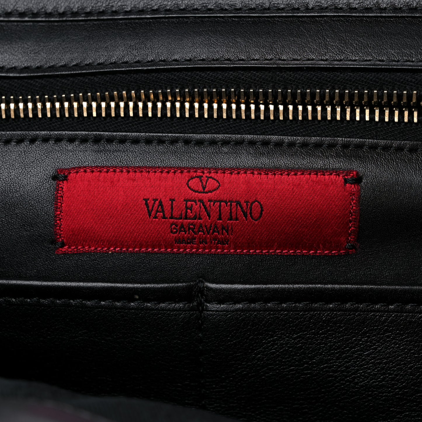 Vitello Medium Rockstud Tote Black