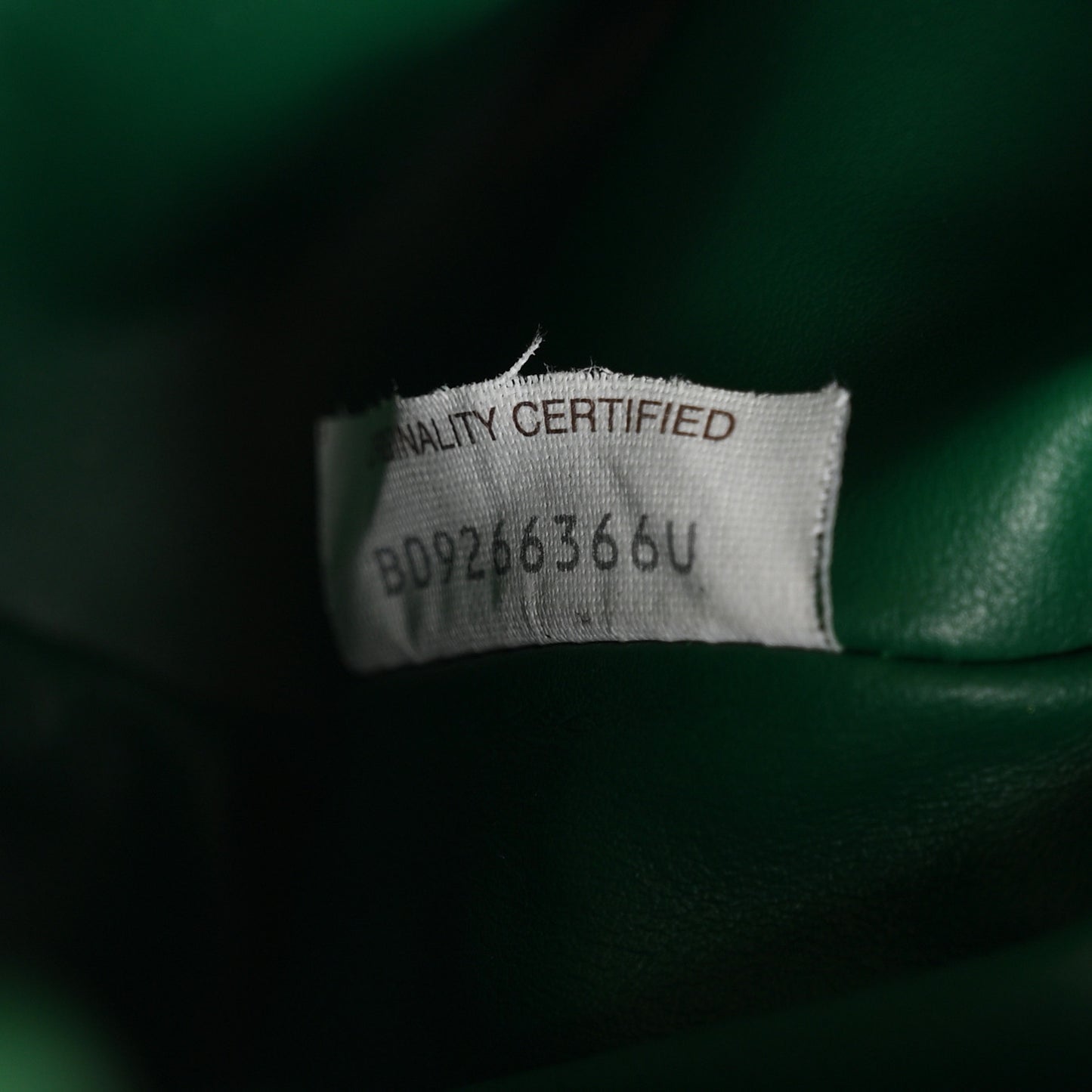 Calfskin The Pouch Chain Racing Green