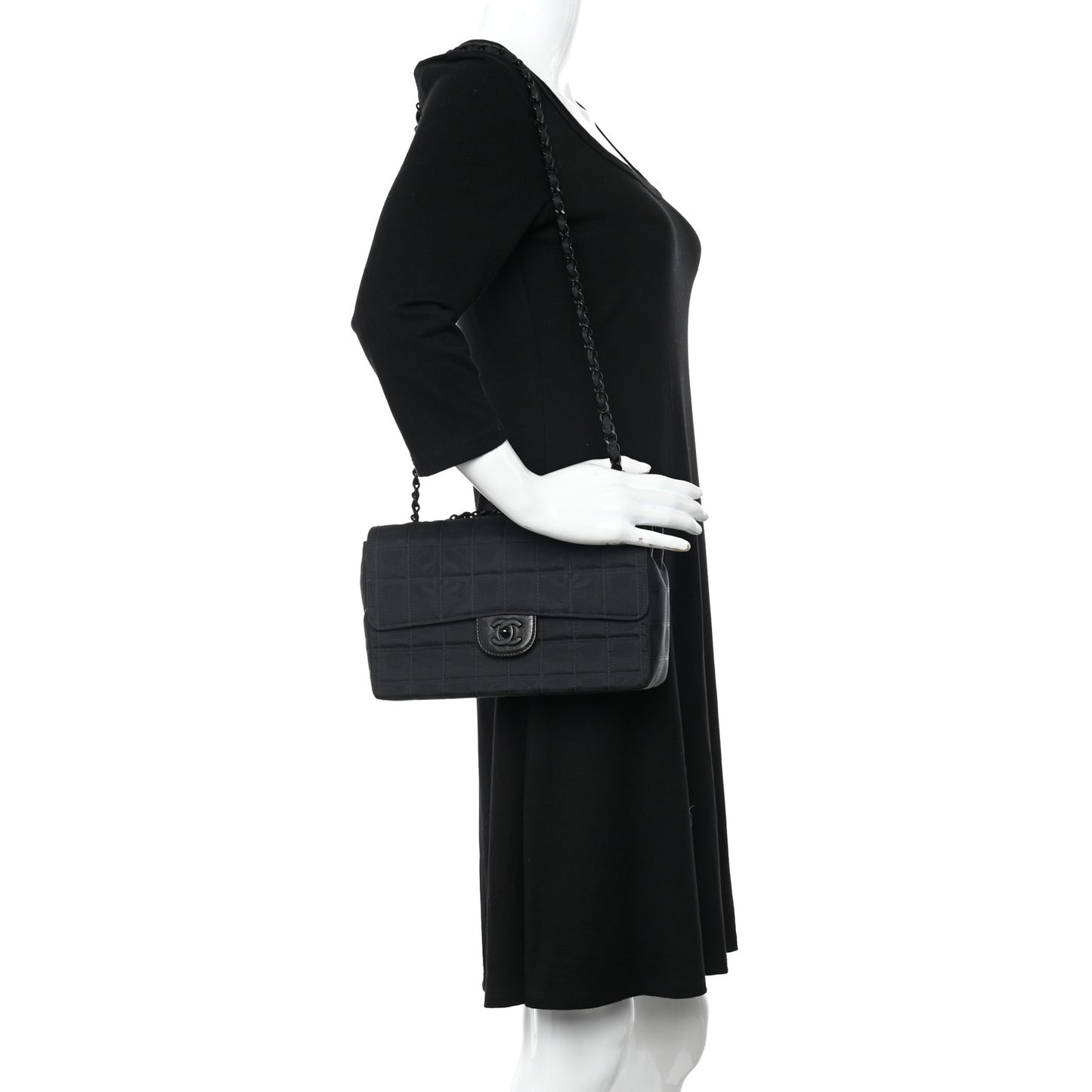 Nylon Medium Travel Flap Black