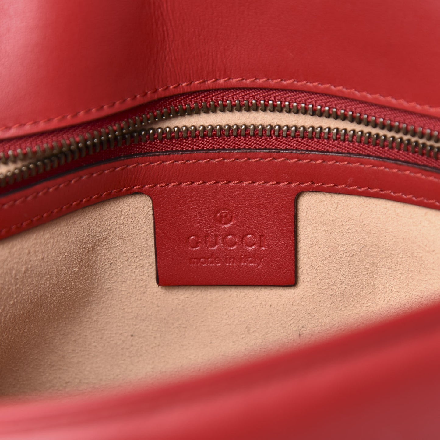 Calfskin Matelasse Small GG Marmont Shoulder Bag Hibiscus Red
