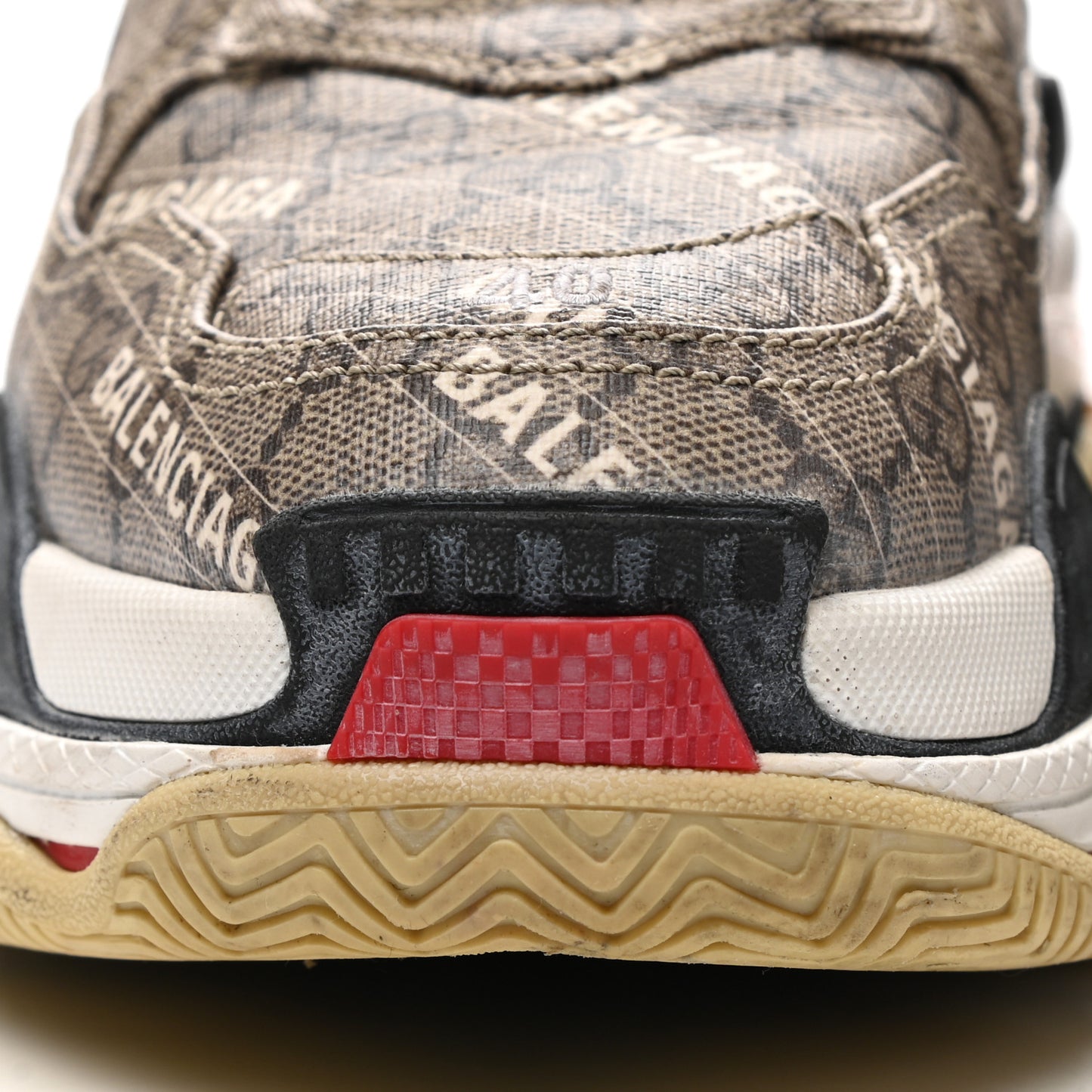 X GUCCI GG Supreme Monogram Allover Logo Womens Triple S Sneakers 40 Beige Ebony Mystic White