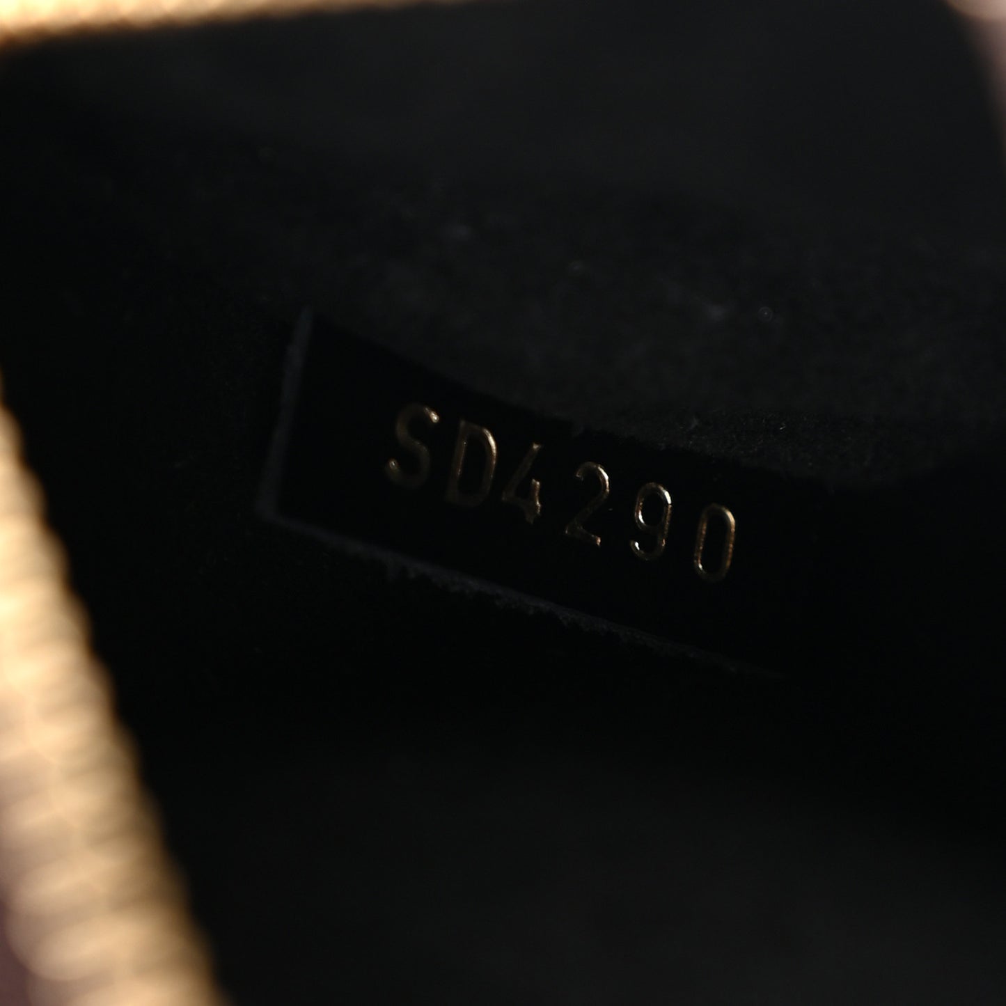Reverse Monogram Pochette Metis