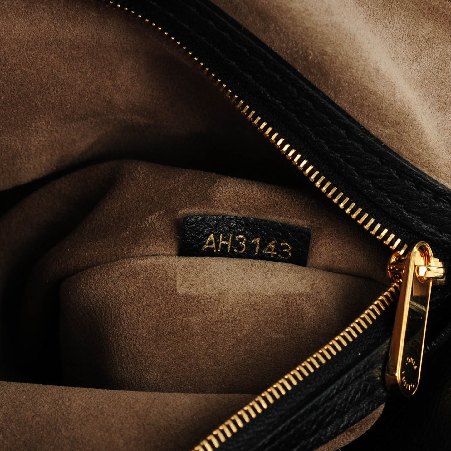 Veau Cachemire SC Bag MM Black