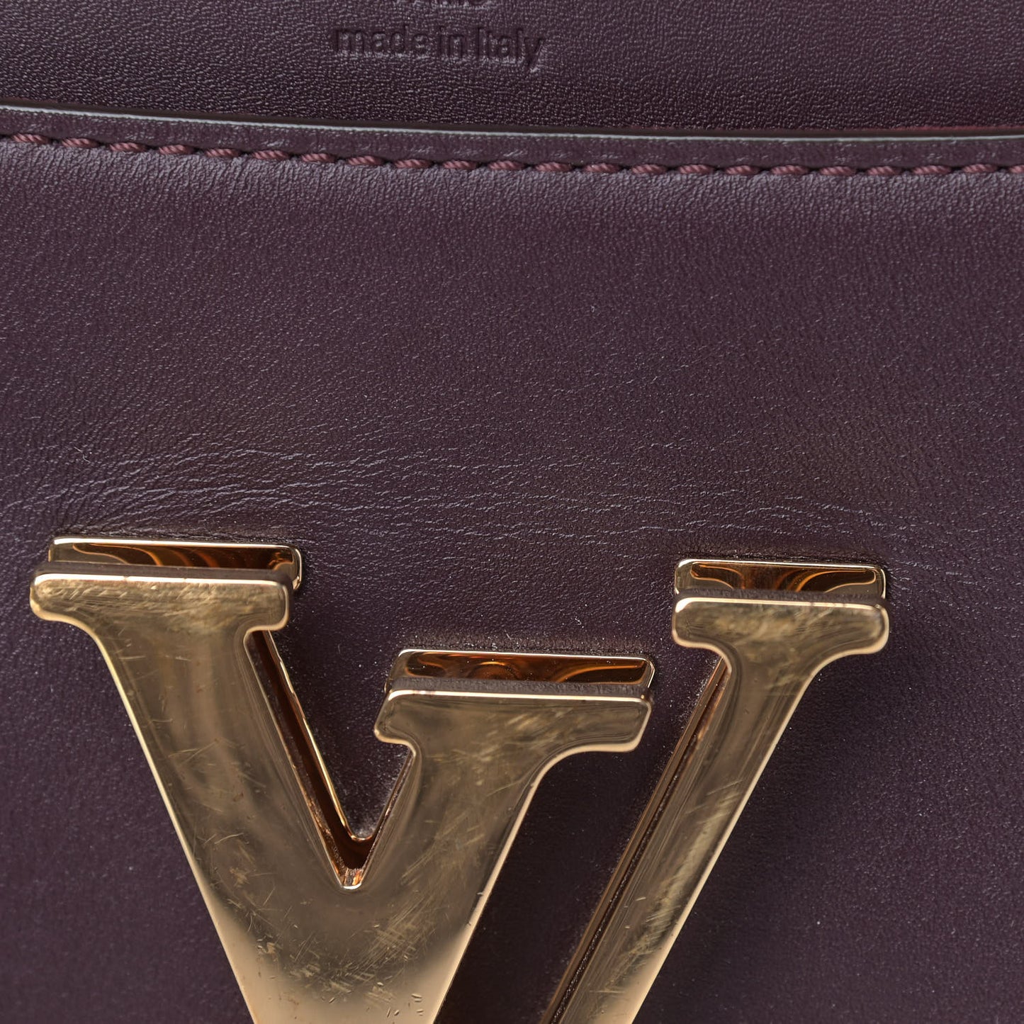 Calfskin Chain Louise GM Amarante