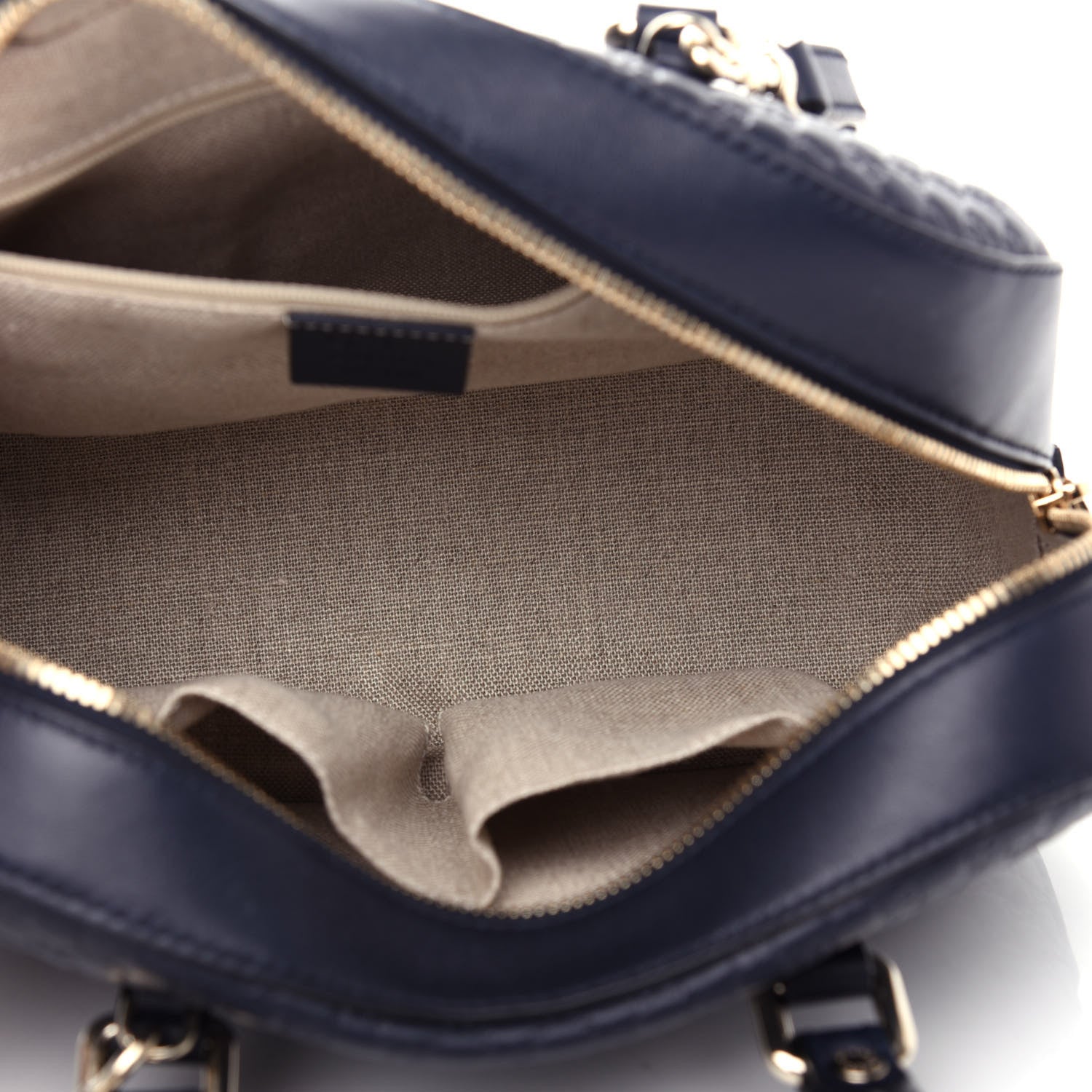 Gucci Microguccissima Medium Crossbody Bag Blue 5 of 10