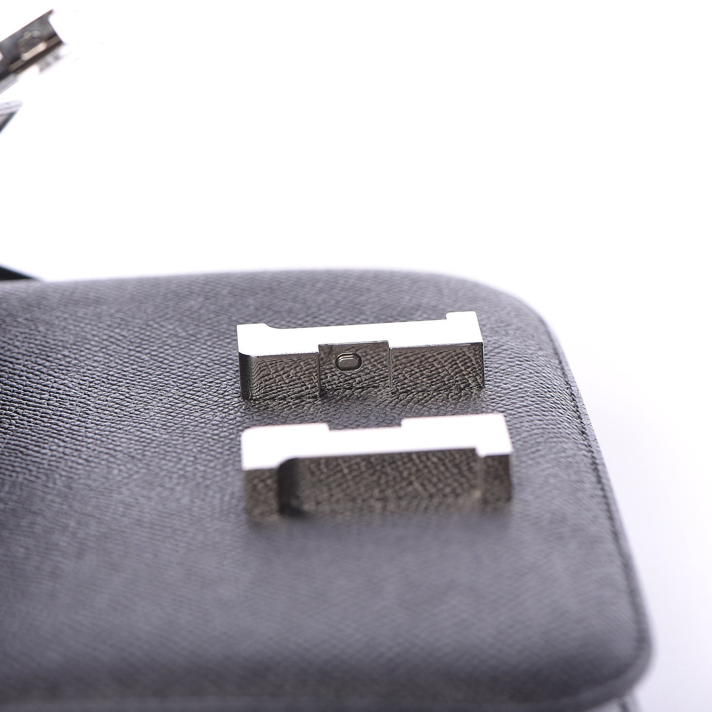 Epsom Constance 18 Black