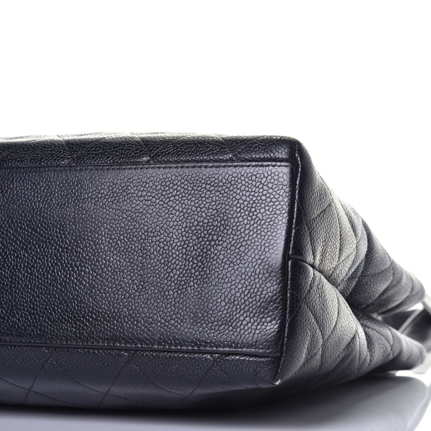Caviar Quilted Shoulder Bag Black