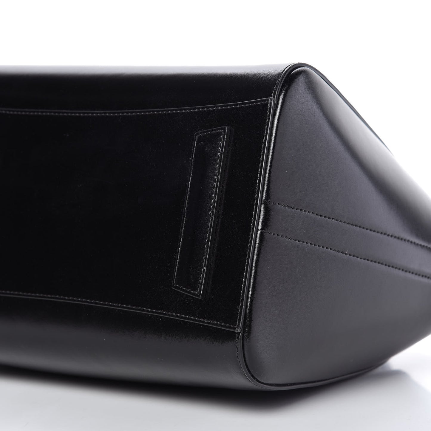 Shiny Lord Calfskin Medium Antigona Black