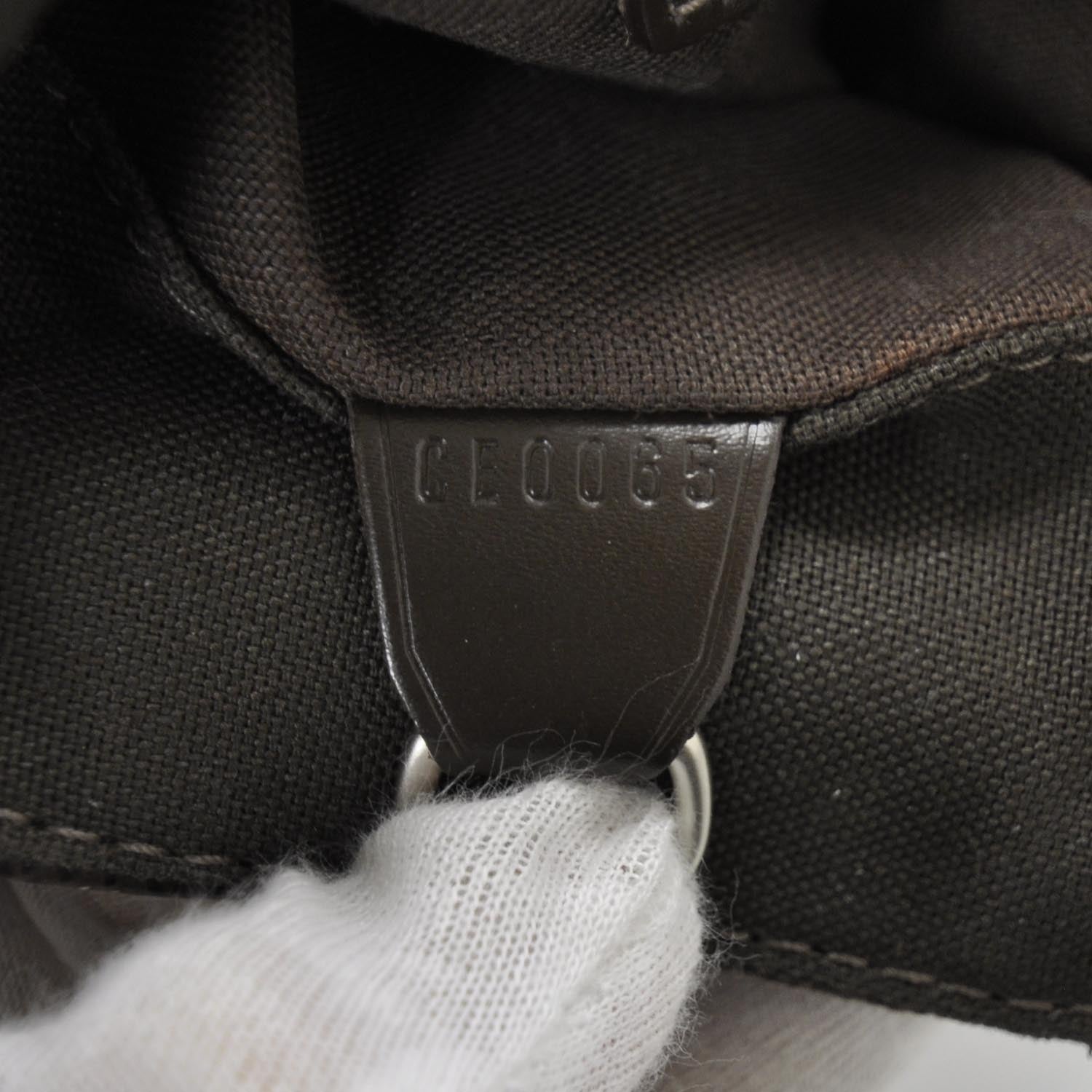 Louis Vuitton Taiga Viktor Messenger Bag Grizzli 8 of 8